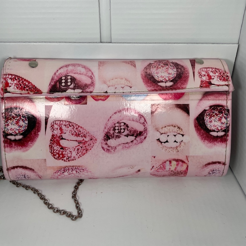 Pink lip purse
